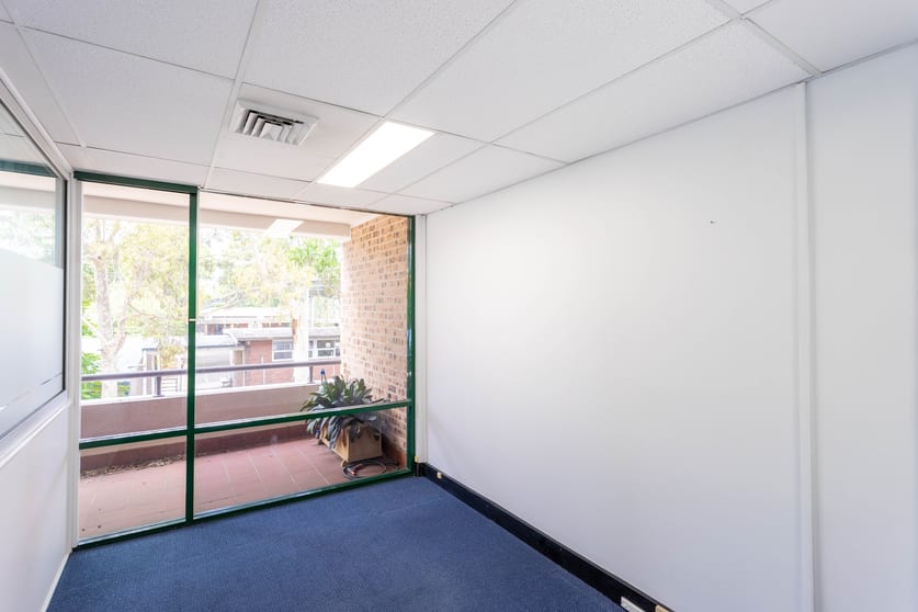 Click to view all images 4/25 Terminus Street Castle Hill NSW 2154 - Image 3
