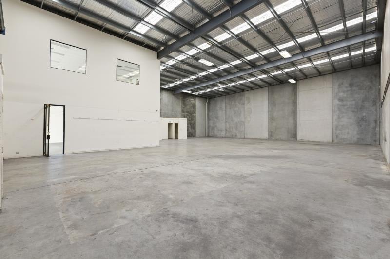 Click to view all images 11 Trade Place Vermont VIC 3133 - Image 2