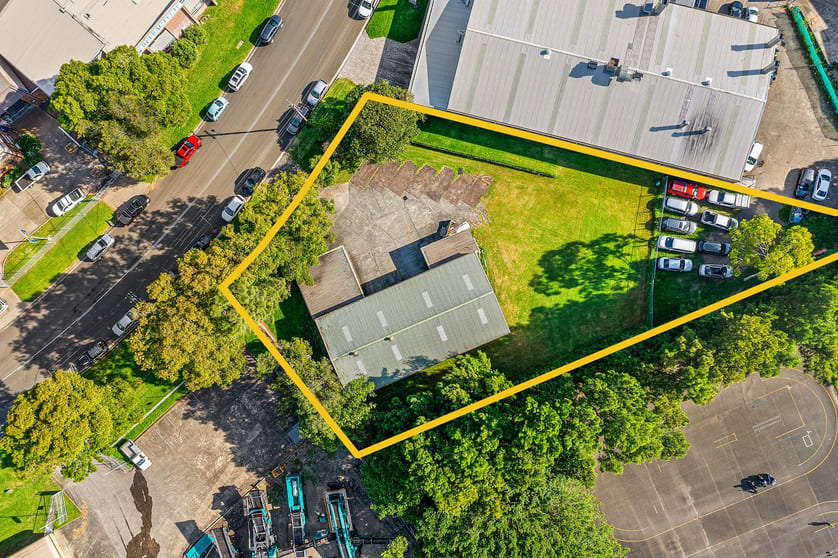 Click to view all images 7 Doyle Avenue Unanderra NSW 2526 - Image 1