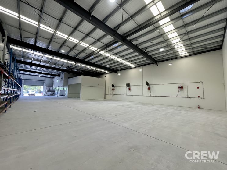 Click to view all images 2/5 Newheath Drive Arundel QLD 4214 - Image 1