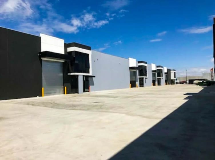 Click to view all images Unit 3/10 Peterpaul Way Truganina VIC 3029 - Image 1