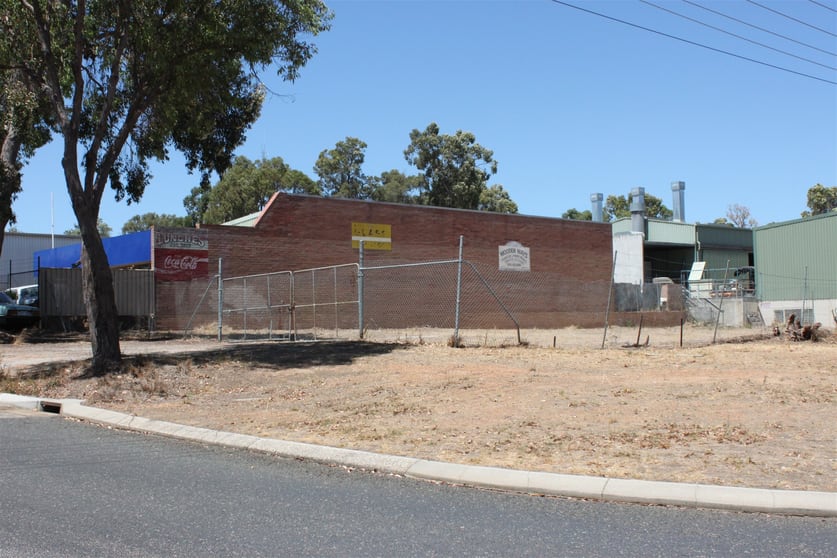 Click to view all images 2 Morilla Road Mundaring WA 6073 - Image 1