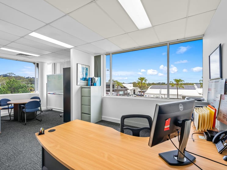 Click to view all images E & F/10 Old Chatswood Road Springwood QLD 4127 - Image 3