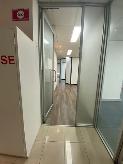 Click to view all images Suite 3/1040 Dandenong Road Carnegie VIC 3163 - Image 2