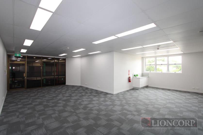 Click to view all images Stones Corner QLD 4120 - Image 2