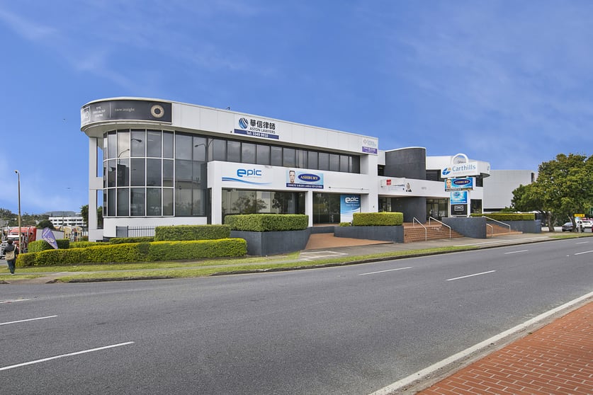 Click to view all images 2072 Logan Road Upper Mount Gravatt QLD 4122 - Image 2