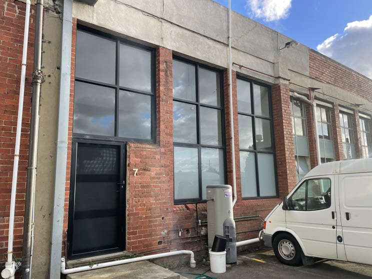 Click to view all images 7B Campbell Street Yarraville VIC 3013 - Image 1