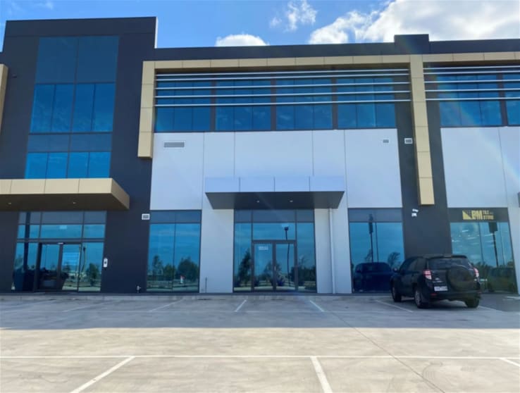 Click to view all images 5/2 Infinity Drive Truganina VIC 3029 - Image 1