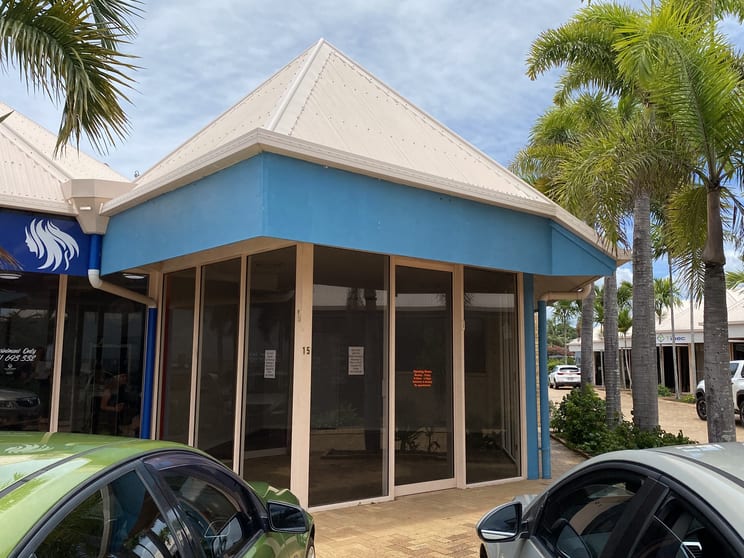 Click to view all images 15/564 Esplanade Urangan QLD 4655 - Image 1