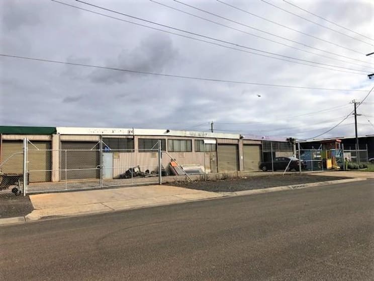 Click to view all images 2C Concorde Crescent Werribee VIC 3030 - Image 1