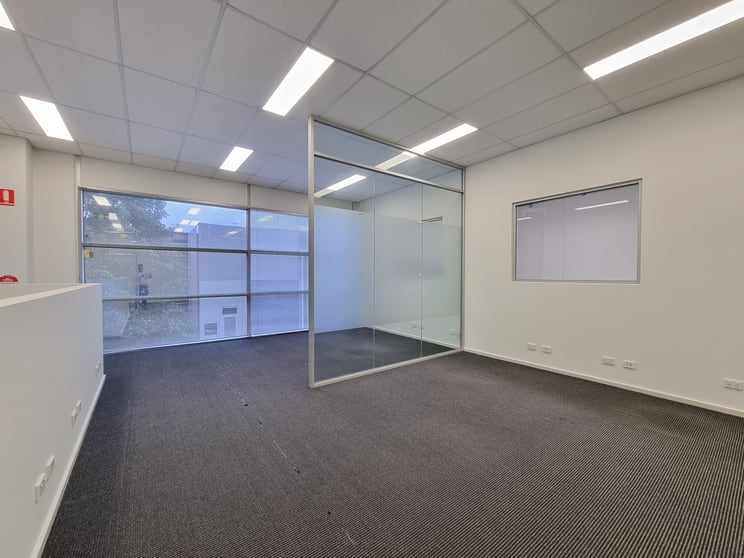 Click to view all images 16/345 Plummer Street Port Melbourne VIC 3207 - Image 3