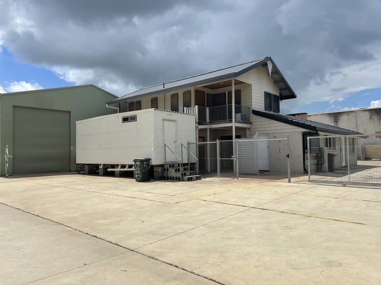 Click to view all images 3 & 4/1422 New Cleveland Road Capalaba QLD 4157 - Image 1