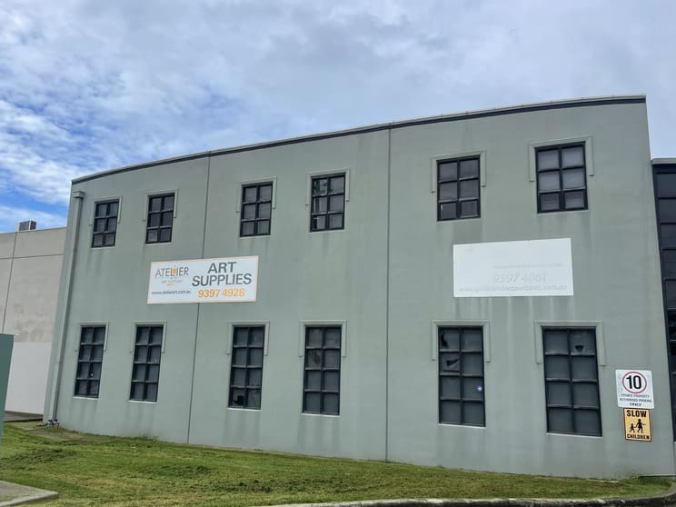 Click to view all images 1/199 Champion Road Williamstown VIC 3016 - Image 2