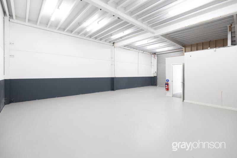 Click to view all images Unit 2, 26 Earsdon Street Yarraville VIC 3013 - Image 3