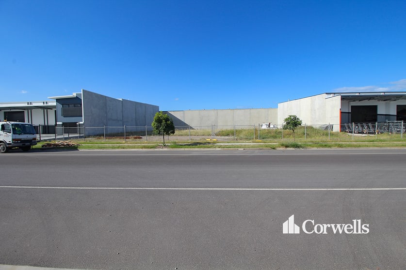 Click to view all images 18 Blue Rock Drive Yatala QLD 4207 - Image 3