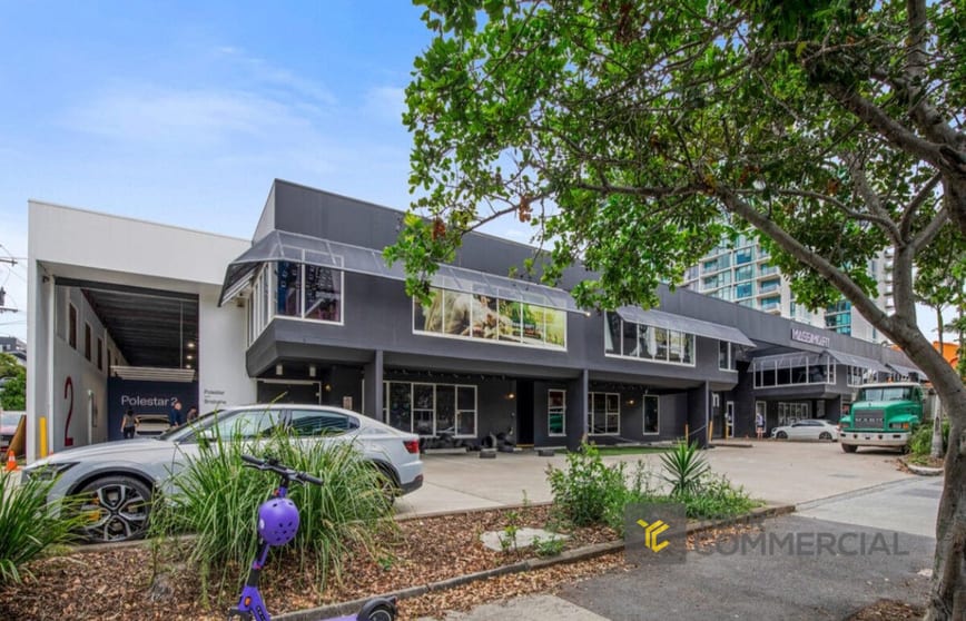 Click to view all images 75 Longland Street Newstead QLD 4006 - Image 1