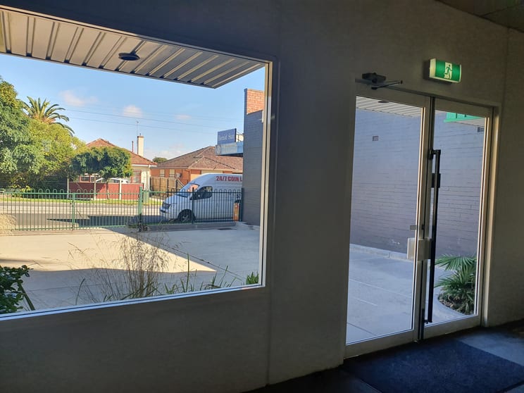 Click to view all images 406 GILBERT ROAD Preston VIC 3072 - Image 2