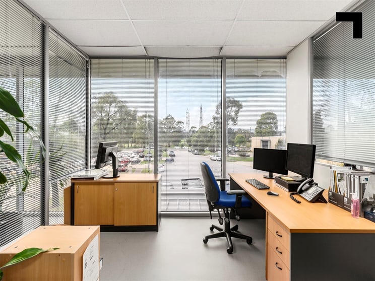 Click to view all images 3 St Andrews Court Rowville VIC 3178 - Image 3