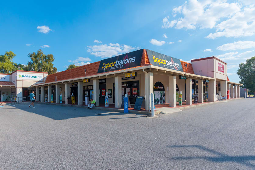 Click to view all images 61 Apsley Road Willetton WA 6155 - Image 3