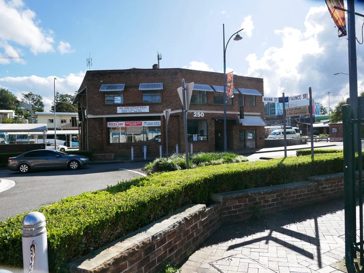 Click to view all images 3/250 Mann Street Gosford NSW 2250 - Image 1