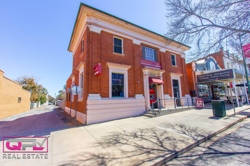 Click to view all images 92 East Street Narrandera NSW 2700 - Image 2