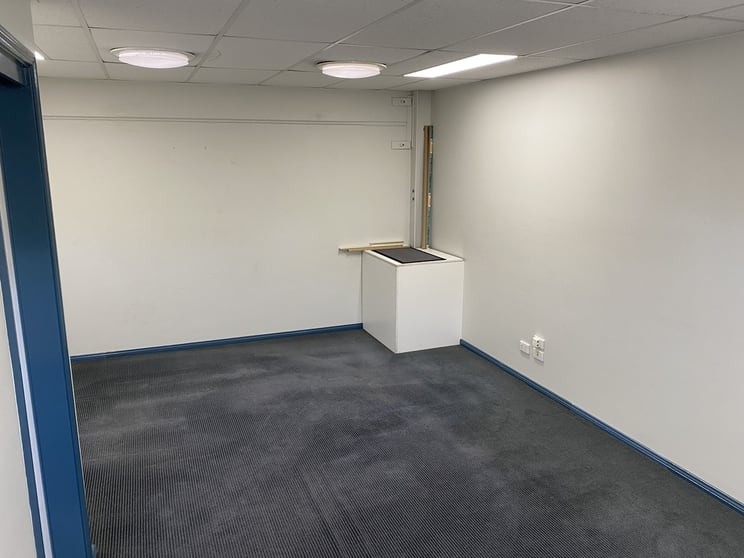 Click to view all images 1B/11 Glenwood Drive Thornton NSW 2322 - Image 3