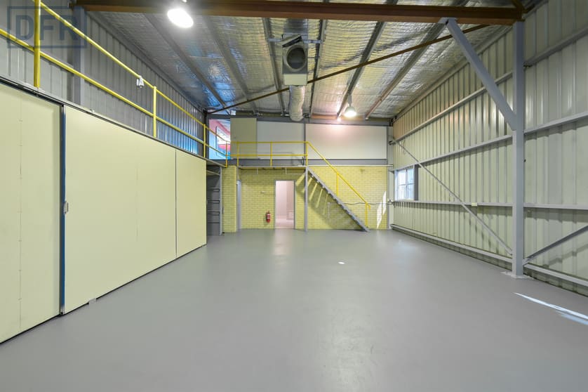 Click to view all images 2/8 Erceg Road Yangebup WA 6164 - Image 3