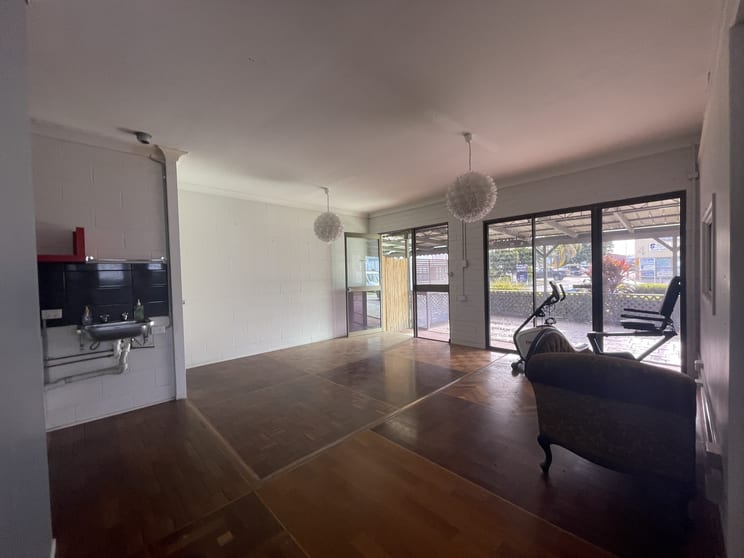Click to view all images 2/3 Moonbi Street Brendale QLD 4500 - Image 3