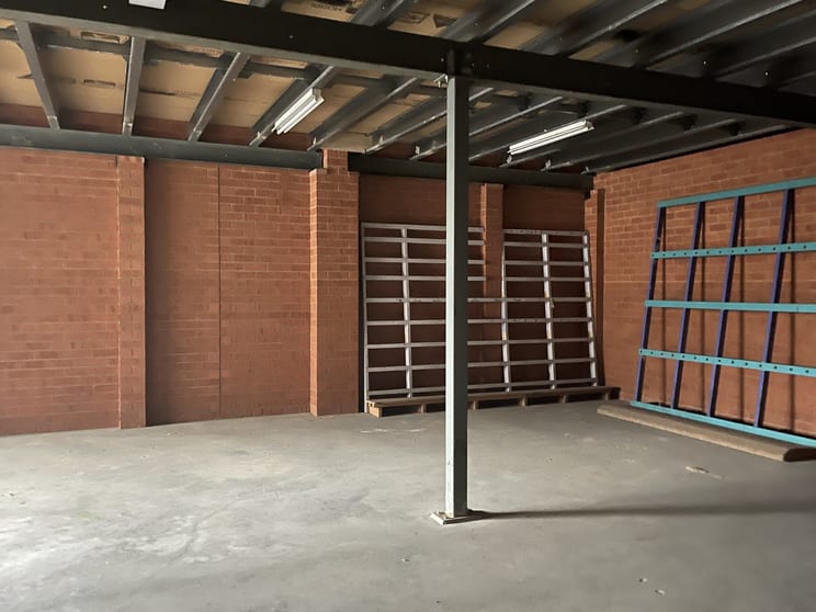 Click to view all images 10 Centella Place Launching Place VIC 3139 - Image 2