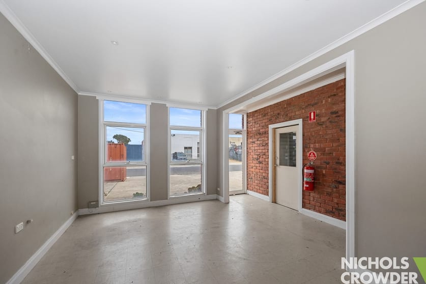 Click to view all images 42 Lamana Road Mordialloc VIC 3195 - Image 3