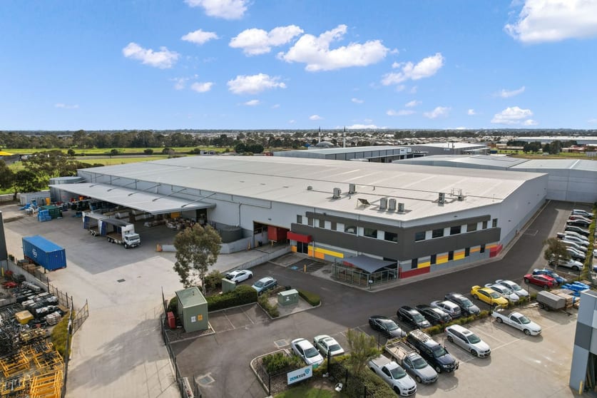 Click to view all images 20 Southern Court Keysborough VIC 3173 - Image 2