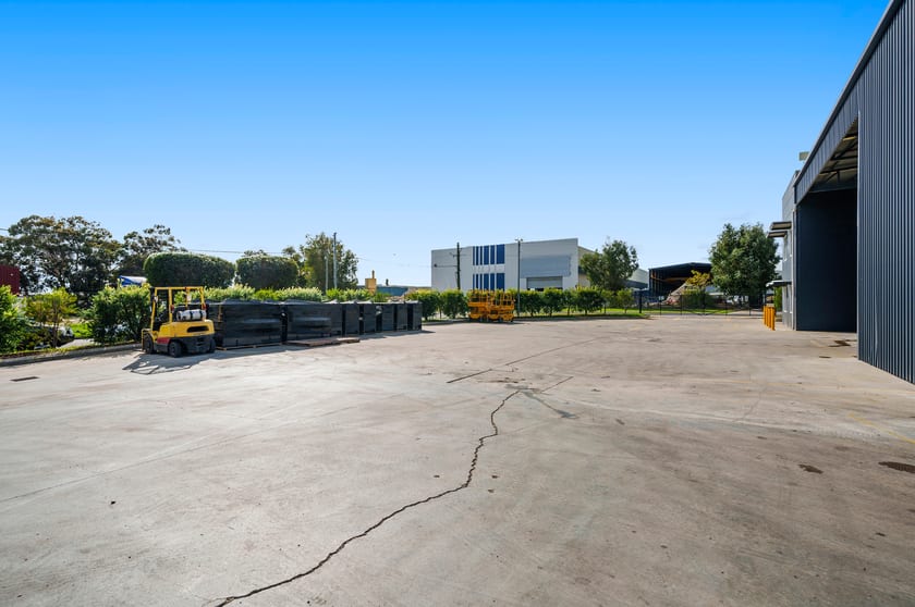 Click to view all images 13 Wildfire Road Maddington WA 6109 - Image 3