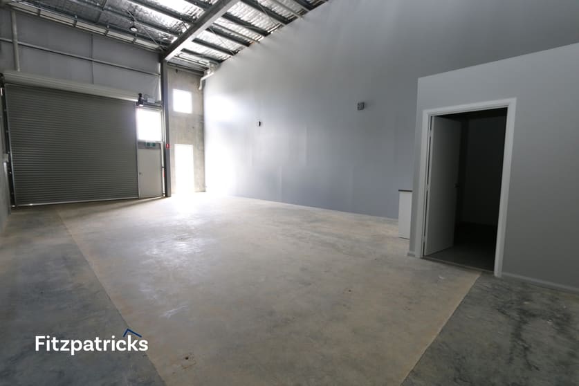 Click to view all images 16/135 Fernleigh Road Wagga Wagga NSW 2650 - Image 2