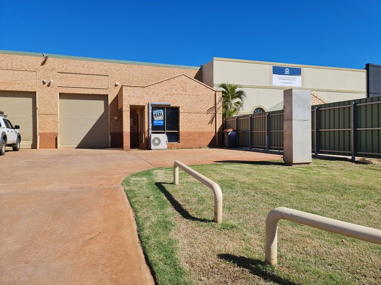 Click to view all images 15B Crane Circle Karratha WA 6714 - Image 1
