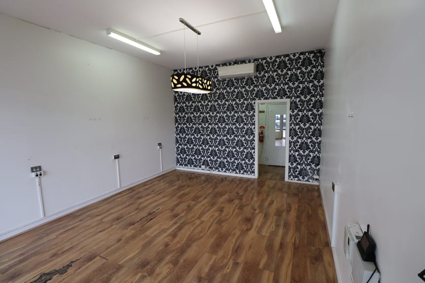 Click to view all images 1/258 Princes Highway Corrimal NSW 2518 - Image 2