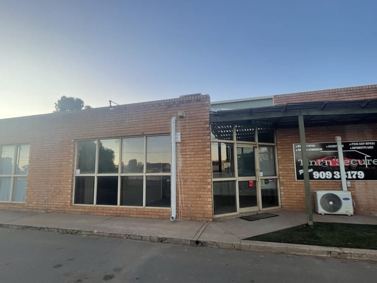 Click to view all images unit 3/2 Clements Way Boulder WA 6432 - Image 1