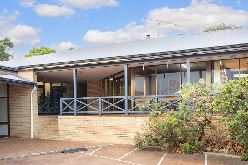 Click to view all images 4/145 Bussell Hwy Margaret River WA 6285 - Image 1