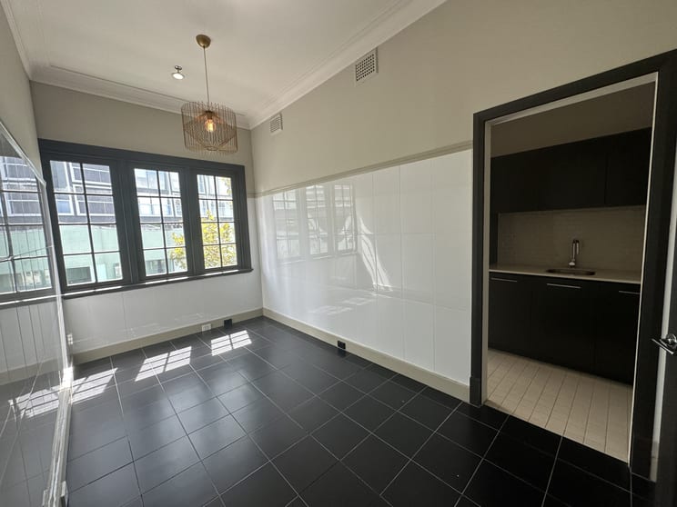 Click to view all images Studio 18/2-14 Bayswater Road Potts Point NSW 2011 - Image 1