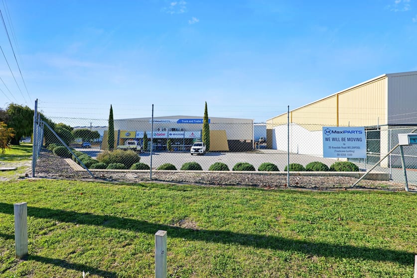 Click to view all images 8A Ballantyne Road Kewdale WA 6105 - Image 1