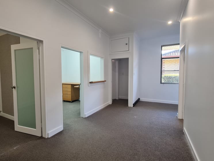 Click to view all images 3/24 Brown Road Broadmeadow NSW 2292 - Image 2