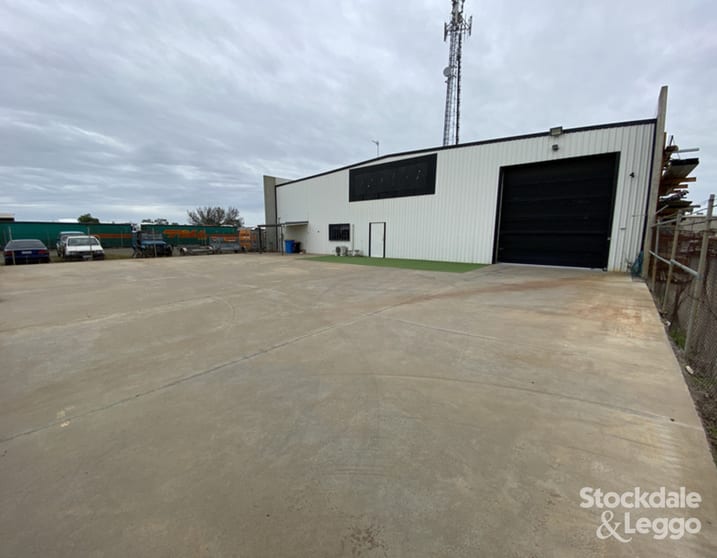 Click to view all images 52B Mitchell Street Shepparton VIC 3630 - Image 1