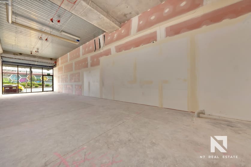 Click to view all images 18/13-15 Lake Street Caroline Springs VIC 3023 - Image 2