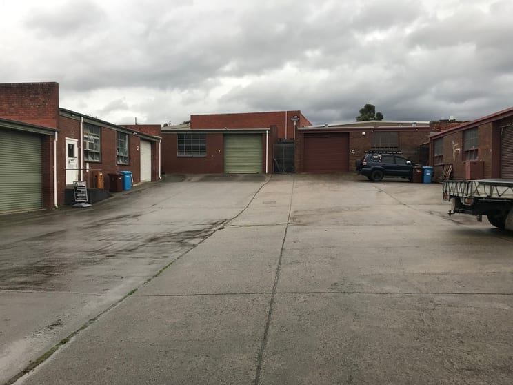 Click to view all images 2/19 Fitzgerald Street Ferntree Gully VIC 3156 - Image 2