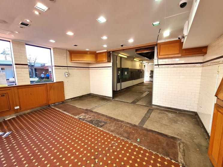 Click to view all images 8 The Centre Forestville NSW 2087 - Image 3