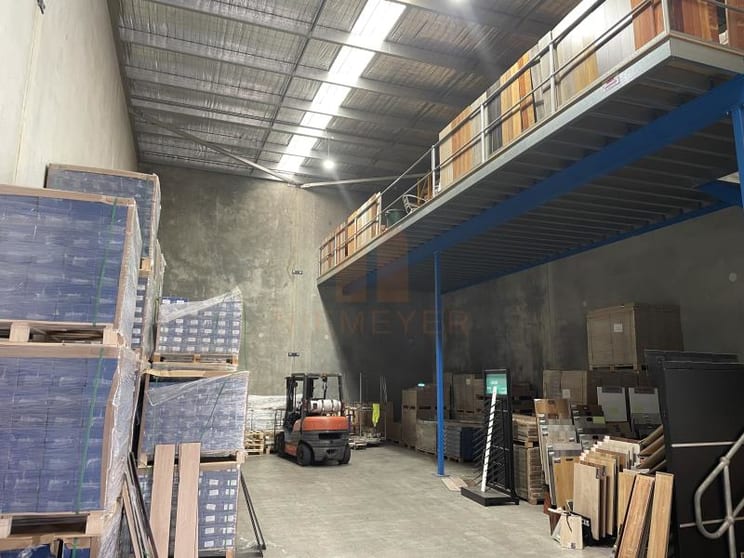 Click to view all images Unit 10/25 Hoskins Avenue Bankstown NSW 2200 - Image 2
