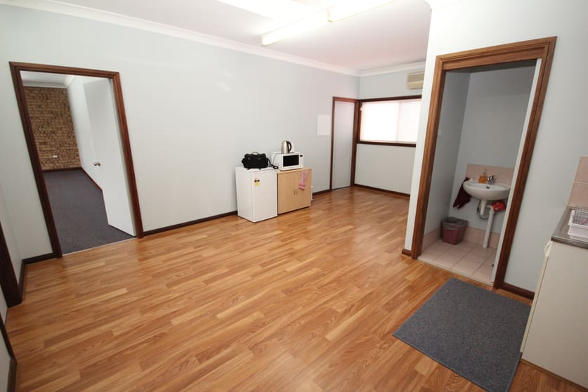 Click to view all images 2/94 Pacific Highway Tuggerah NSW 2259 - Image 2