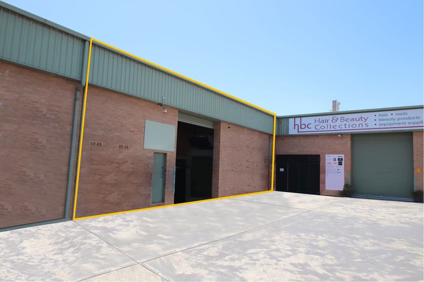 Click to view all images 2/7 Ralph Black Drive North Wollongong NSW 2500 - Image 1