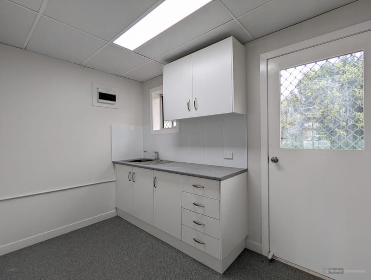 Click to view all images Shop 7/100 Hill Street Newtown QLD 4350 - Image 3