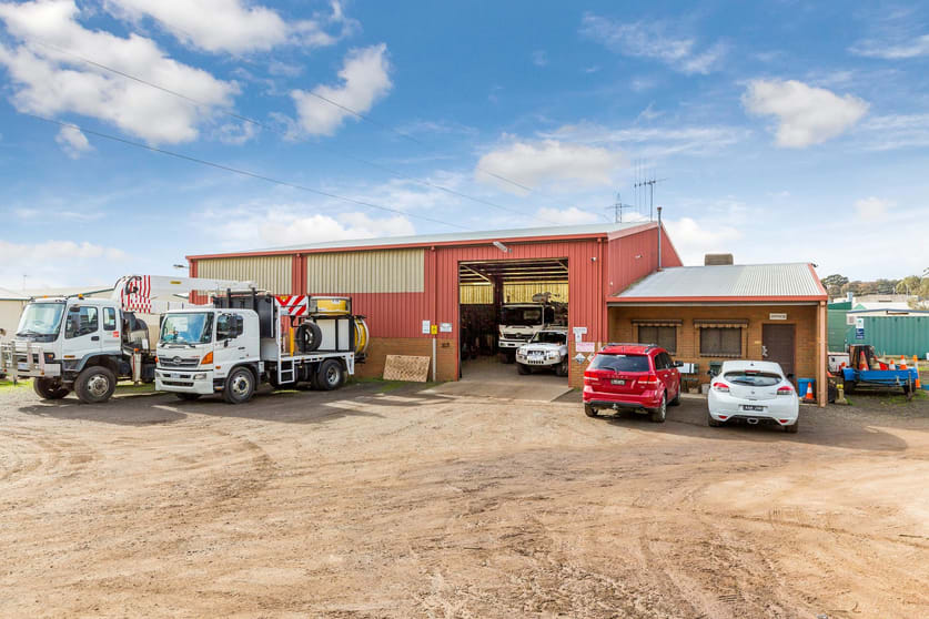 Click to view all images 87 Macdougall Road Golden Gully VIC 3555 - Image 1