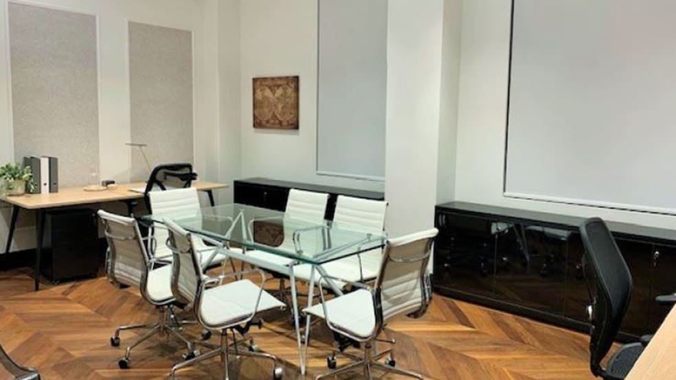 Click to view all images Suite 319/185 ELIZABETH STREET Sydney NSW 2000 - Image 1
